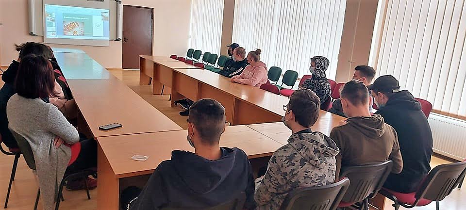 sveikos-mitybos-paskaita-seduvos-technologiju-ir-verslo-mokymo-skyriaus-mokiniams