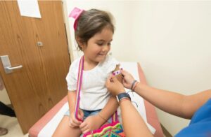 vaiku-profilaktinio-sveikatos-patikrinimo-metu-–-demesys-tymu-ir-raudonukes-imunoprofilaktikai