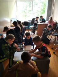 vepriu-daugiafunkciniame-centre-vyko-pamoka-2-4-klases-mokiniams-apie-erkes-ir-ju-keliamus-pavojus