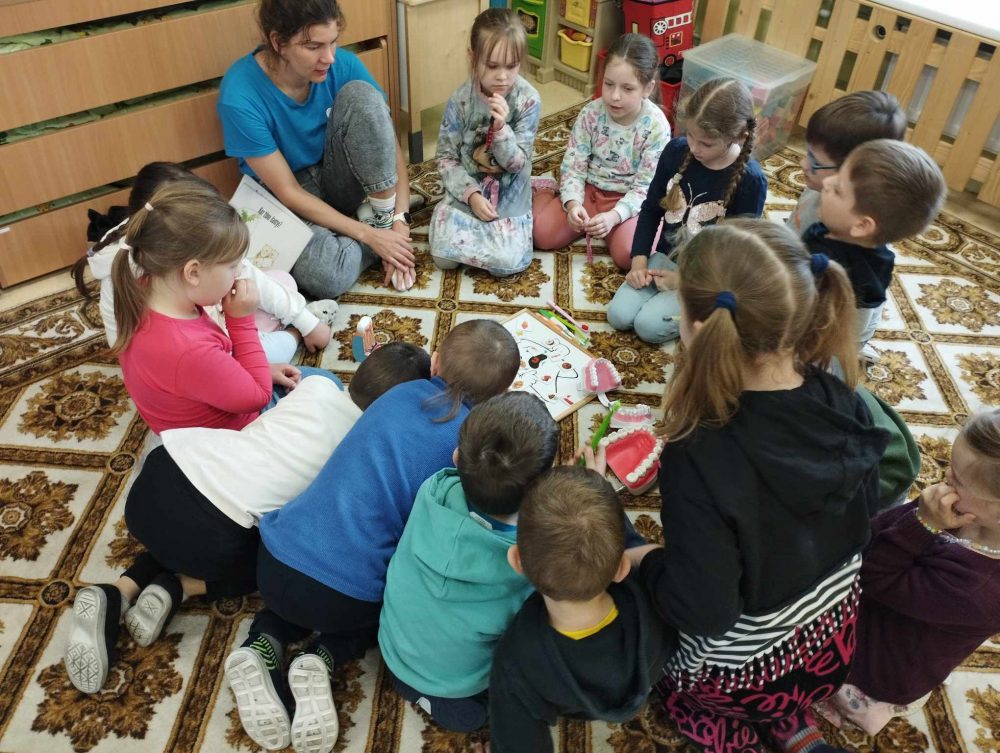 seduvos-lopselyje-darzelyje-sveciavosi-burnos-higieniste-laura-sviglinskiene